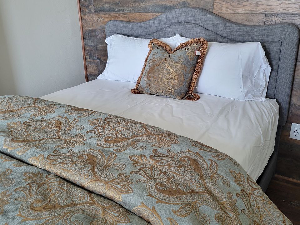 Bedroom with queen-size bed