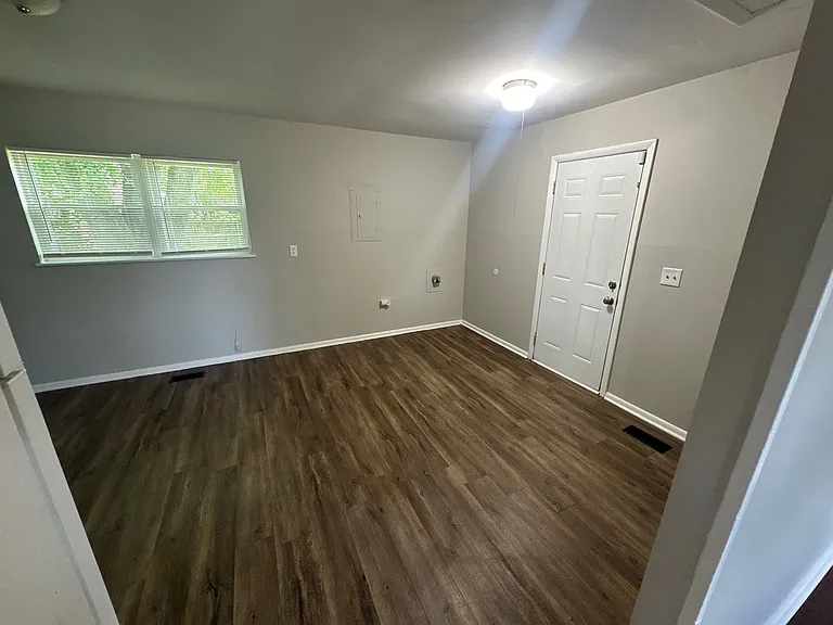 8315 Meadowlark Dr — Photo 12