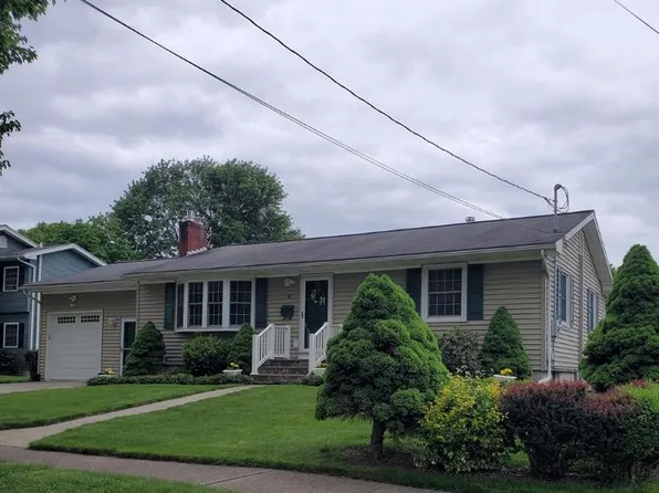 37 Roosevelt St, Corning, NY 14830