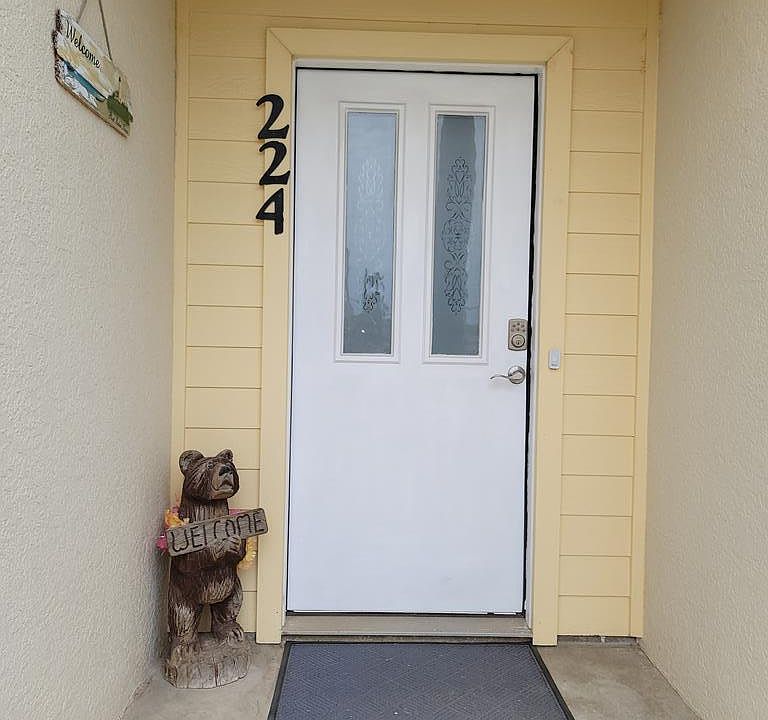 1st image of 226 Houston St #224