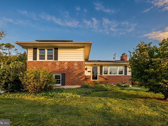 2nd image of 820 Scarlett Dr