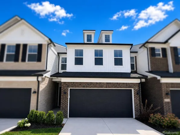 5692 Corgi Dr, Ann Arbor, MI 48108