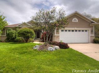 2353 Deer Trail Dr NE, Grand Rapids, MI 49505