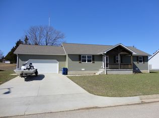 28 Westwood Dr, Salem, MO 65560