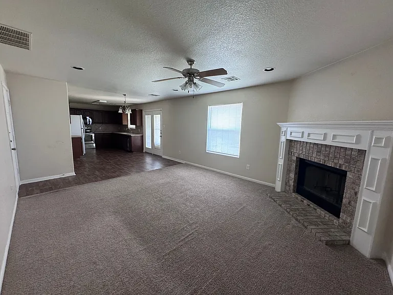 2201 Riley Dr — Photo 9