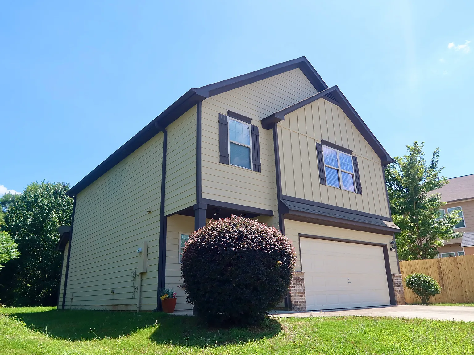 4 bed, 1777 sqft, $2,300 — Photo 4