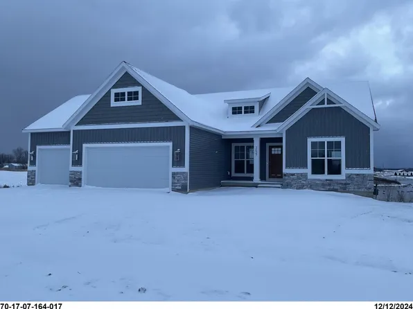 3627 Garner Dr, Zeeland, MI 49464