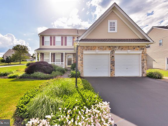 3rd image of 110 Waring Dr