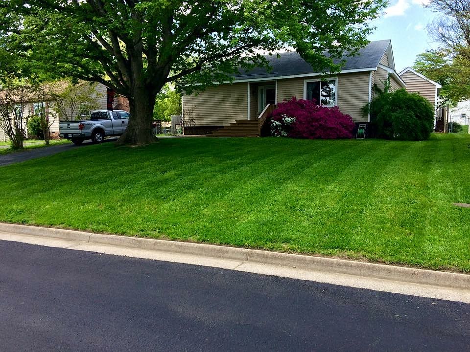 1st image of 8042 Fallbrooke Dr