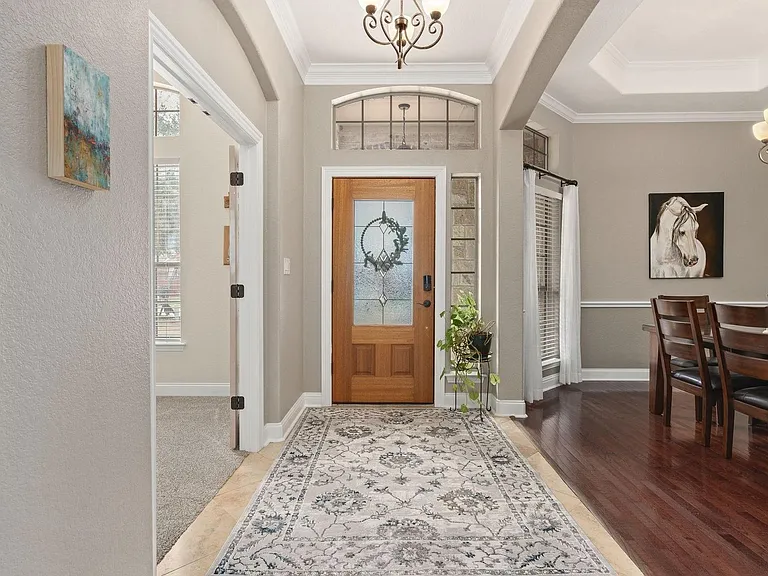 104 Olympic Dr — Photo 4