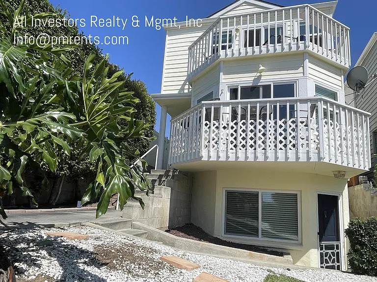 640 Grant St #B — Photo 2