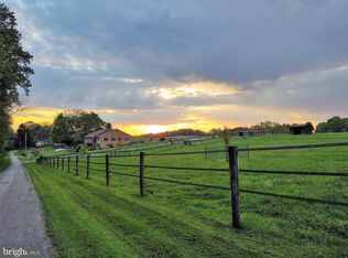 6 Happy Hoof Ln, Ronks, PA 17572