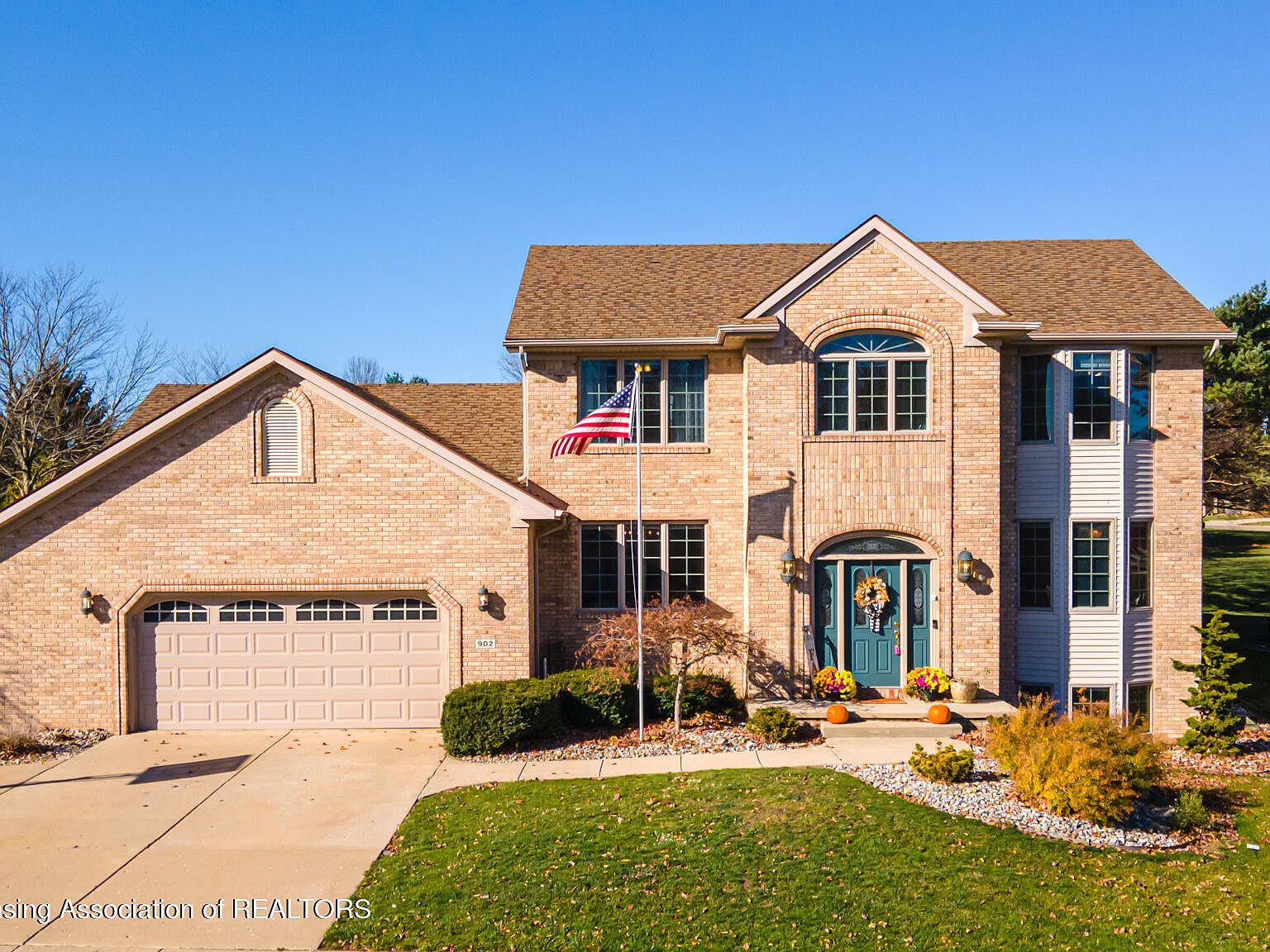 902 Oneida Woods Trl, Grand Ledge, MI 48837 Zillow