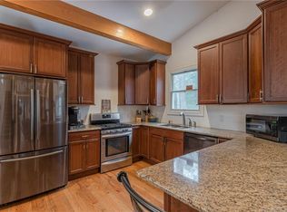 34 E Hill Rd, Oxford, CT 06478