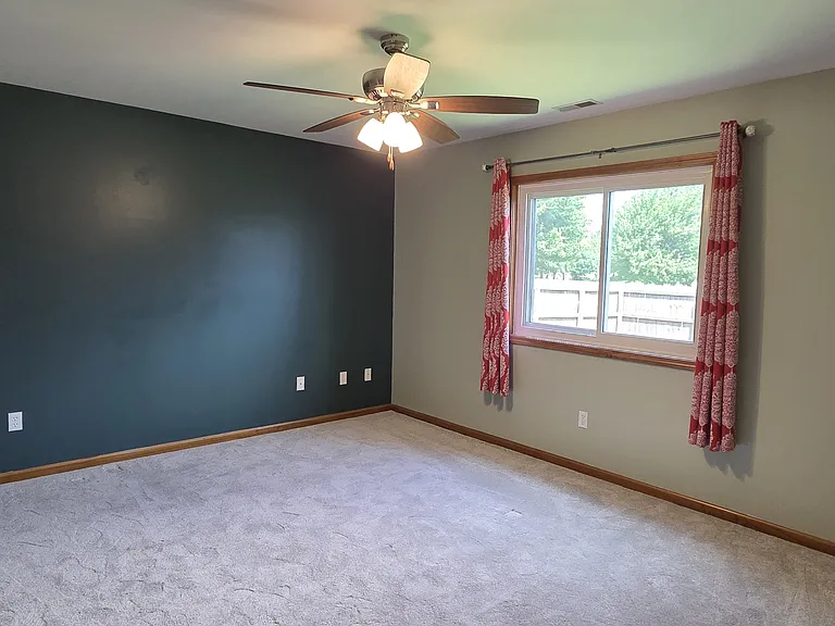 1610 Beech Dr — Photo 5