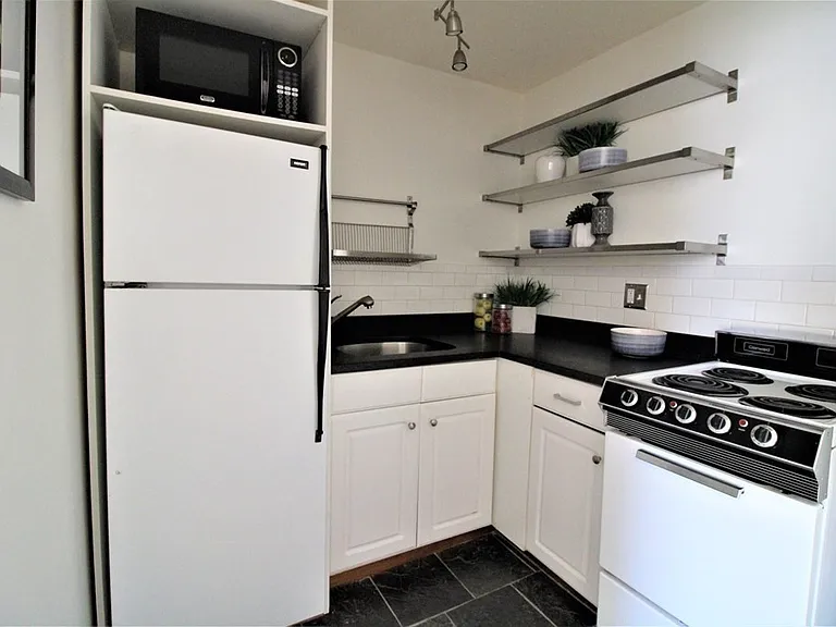 32 Winchester St #8 — Photo 6