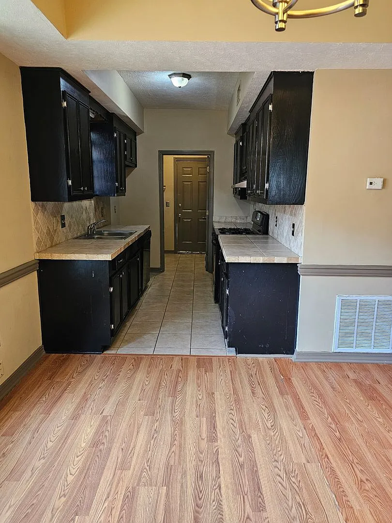 472 A Brendalwood Brandon, MS — Photo 4