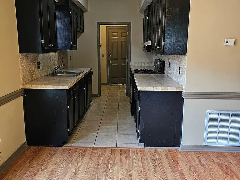 472A Brendalwood Dr — Photo 4