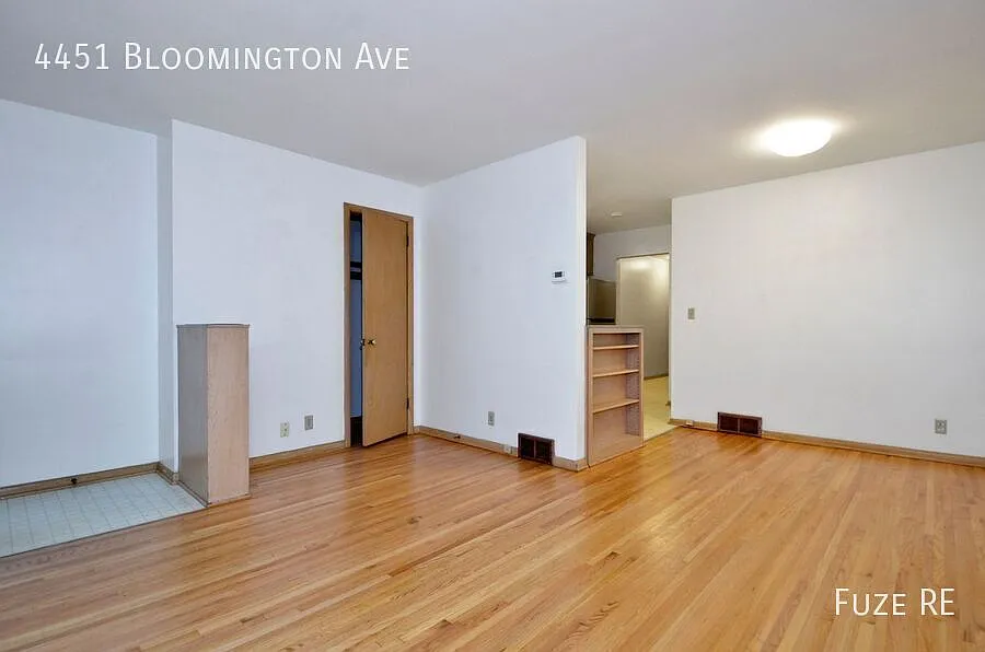 Beautiful Studio Apartment in Minneapolis - Available 7/24! — Photo 4