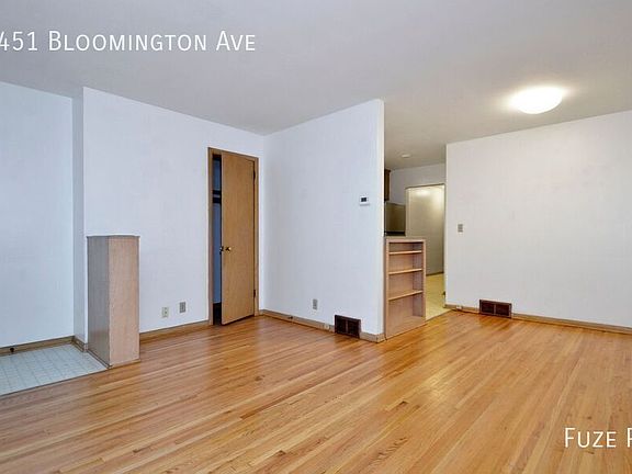 4th image of 4451 Bloomington Ave