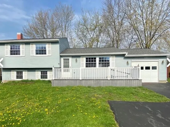 8205 Lucchesi Dr, Clay, NY 13041