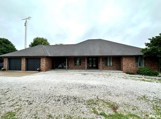 1 Buckhorn Cir, Jacksonville, IL 62650