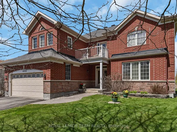 6918 Mary Anne Dr, Ottawa, ON K4P 0C1