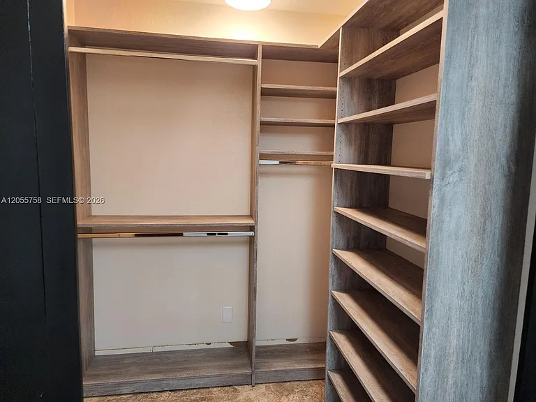 11130 N Lakeview Dr #1 — Photo 22