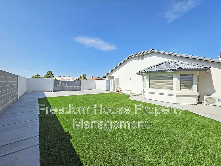 3630 E Vineyard Dr N — Photo 60