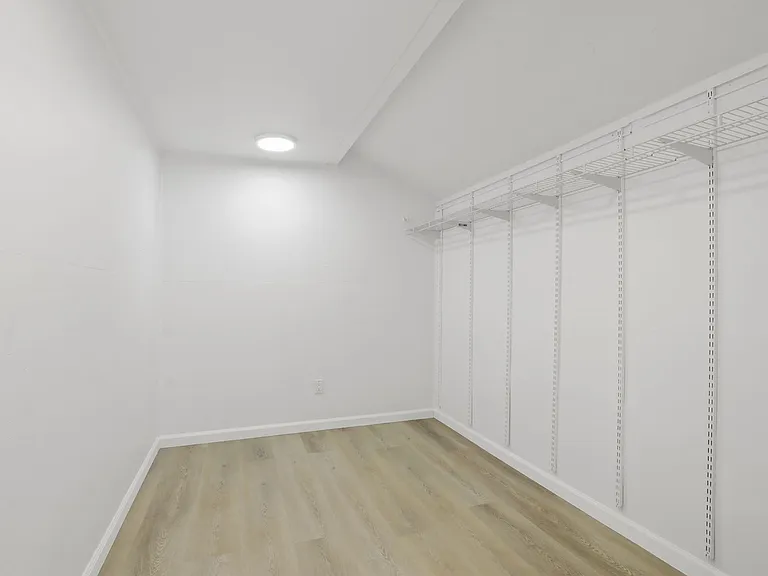 989 Arbor St — Photo 15