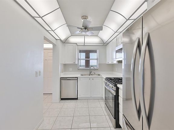 5th image of 5980 SHORE BOULEVARD S #907