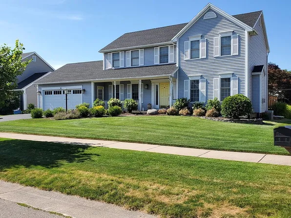 32 Parr Cir, Rochester, NY 14617