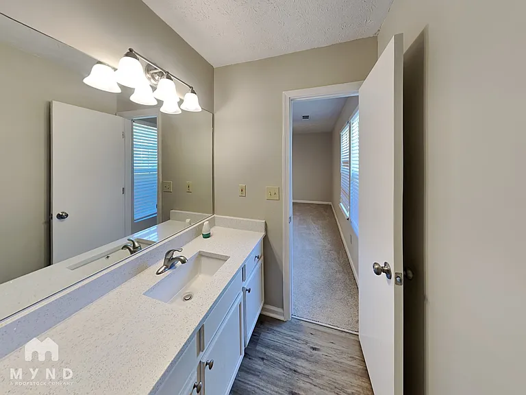 5631 Regency Manor Ct — Photo 13