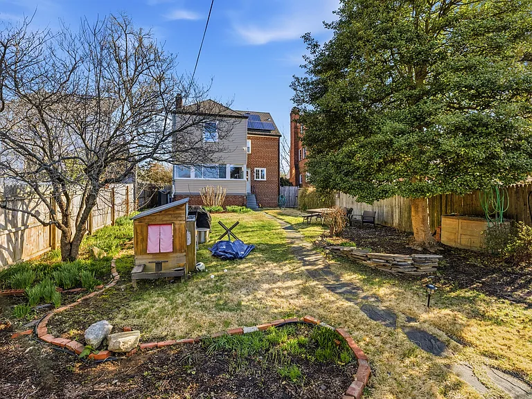 5028 Massachusetts Ave NW #A — Photo 33