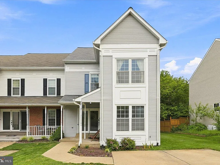 13118 Hearthside Ln — Photo 1