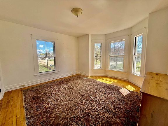 4th image of 30 Sargent Ave #C