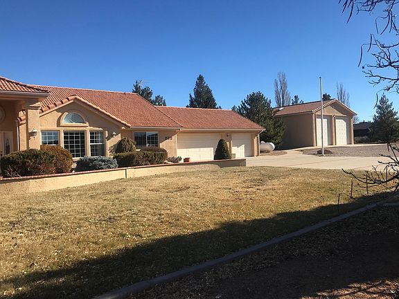 3rd image of 582 N Dammeron Valley Dr