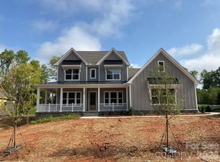 843 Lakeforest Dr, Belmont, NC 28012