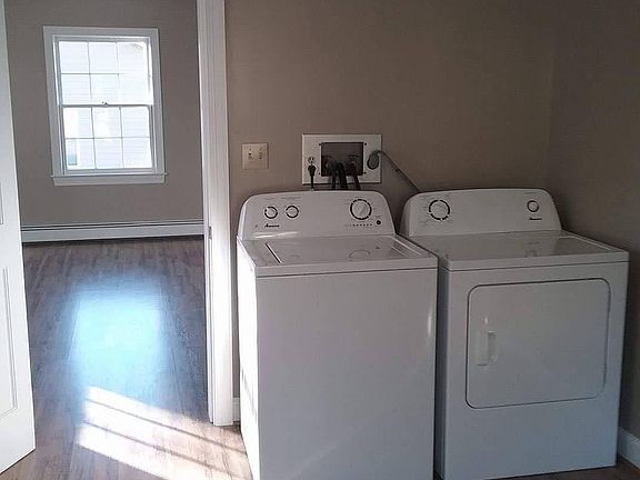 3rd image of 488 Court St