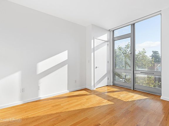 5th image of 82 Irving Pl APT 5D