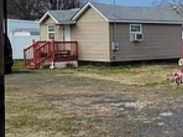 44 Chestnut St, Pennsville, NJ 08070