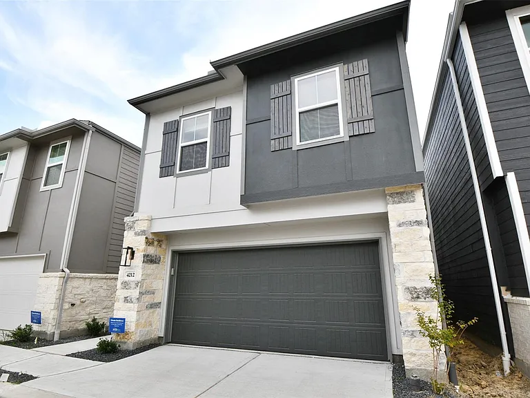 4212 Lyons Fall Dr — Photo 3