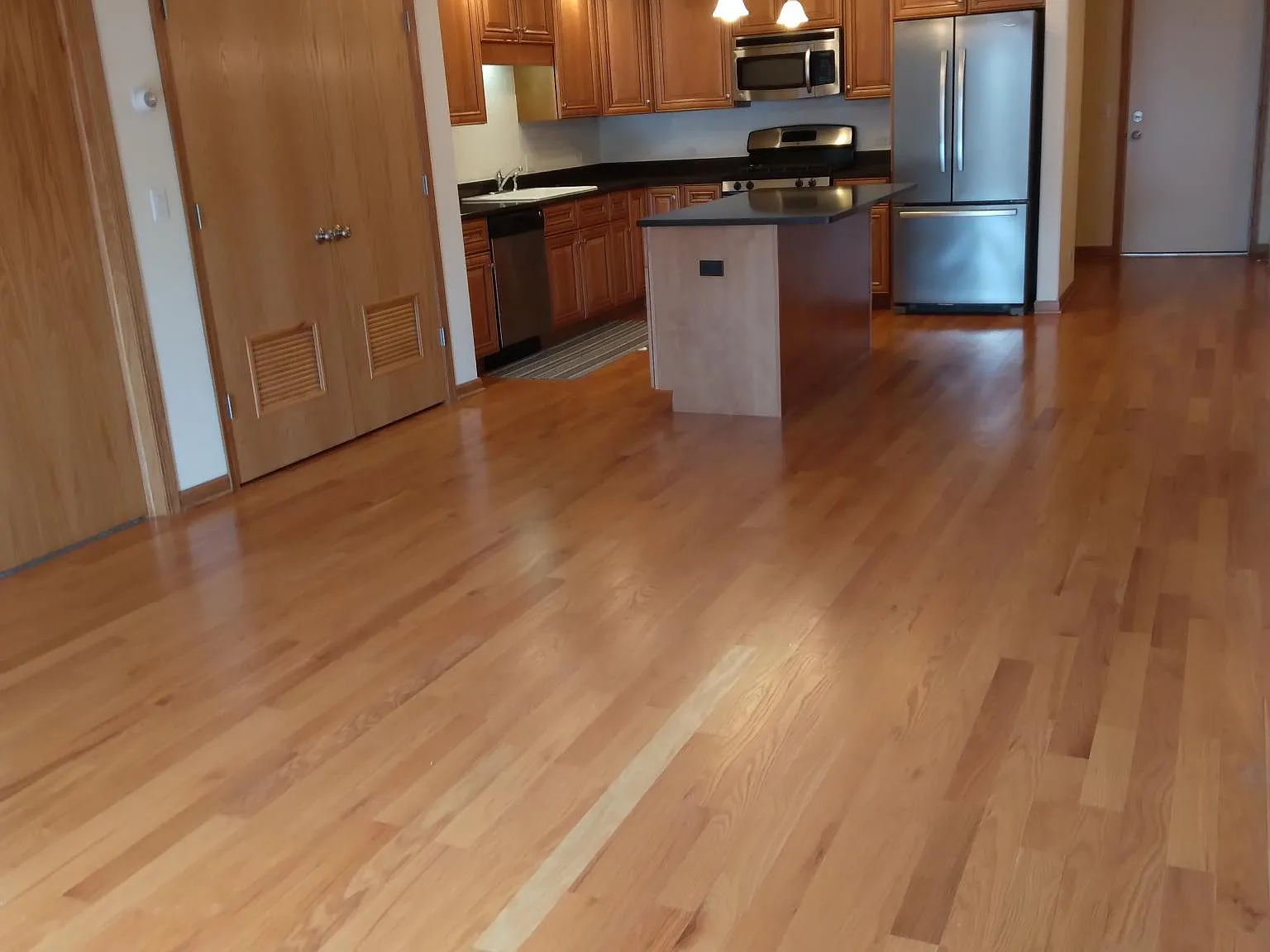 2 bed, 1300 sqft, $2,500 — Photo 2