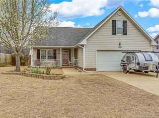 1528 Laurel Oak Dr, Fayetteville, NC 28314