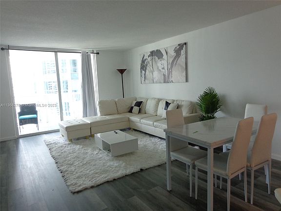 4th image of 1200 Brickell Bay Dr APT 3520