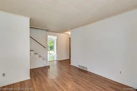 1 bed, 700 sqft, $1,100 — Photo 4