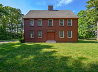 28 Sparrow Ln, Rochester, MA 02770