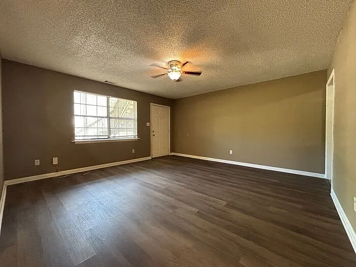 11824 E Gateway Dr SE — Photo 4