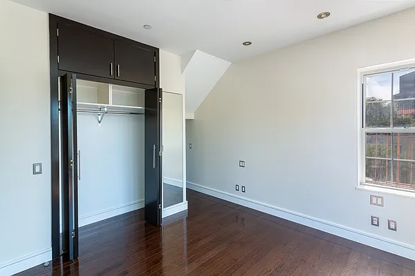 Rented by Keller Williams NYC | media 9