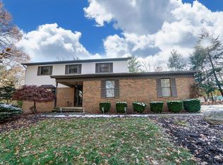 5553 Farms Dr, Columbus, OH 43213